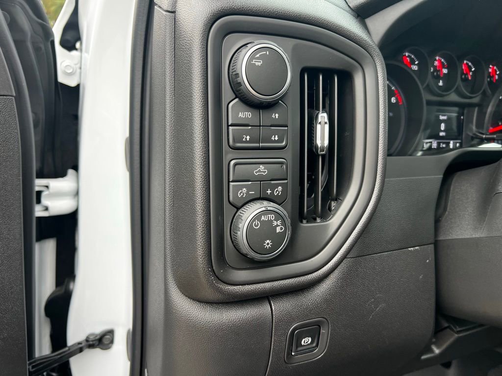 New 2026 Chevrolet Silverado 1500 Custom Trail Boss w/ Dark Appearance Package image 28