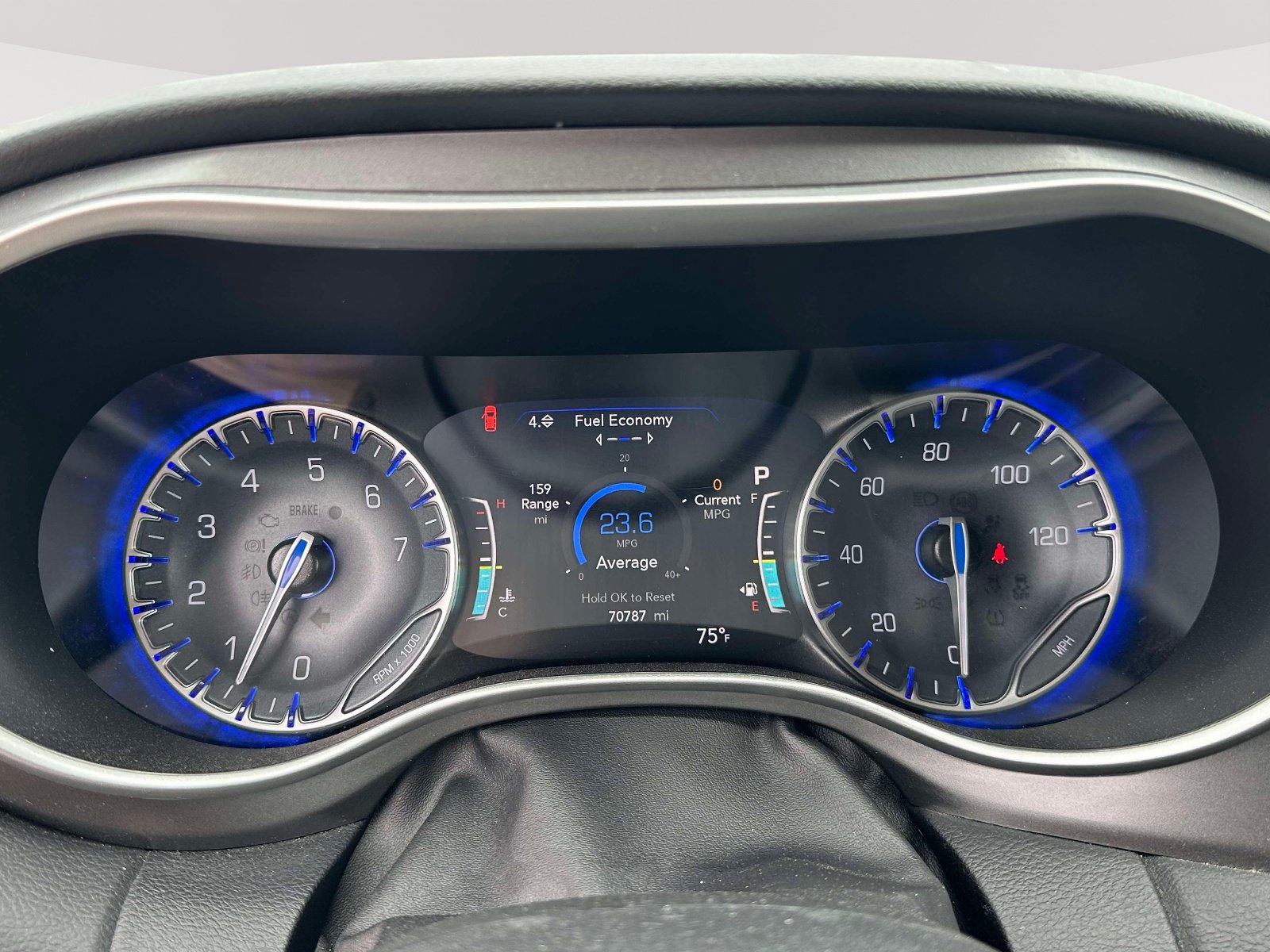 Used 2023 Chrysler Pacifica Touring-L FWD image 14