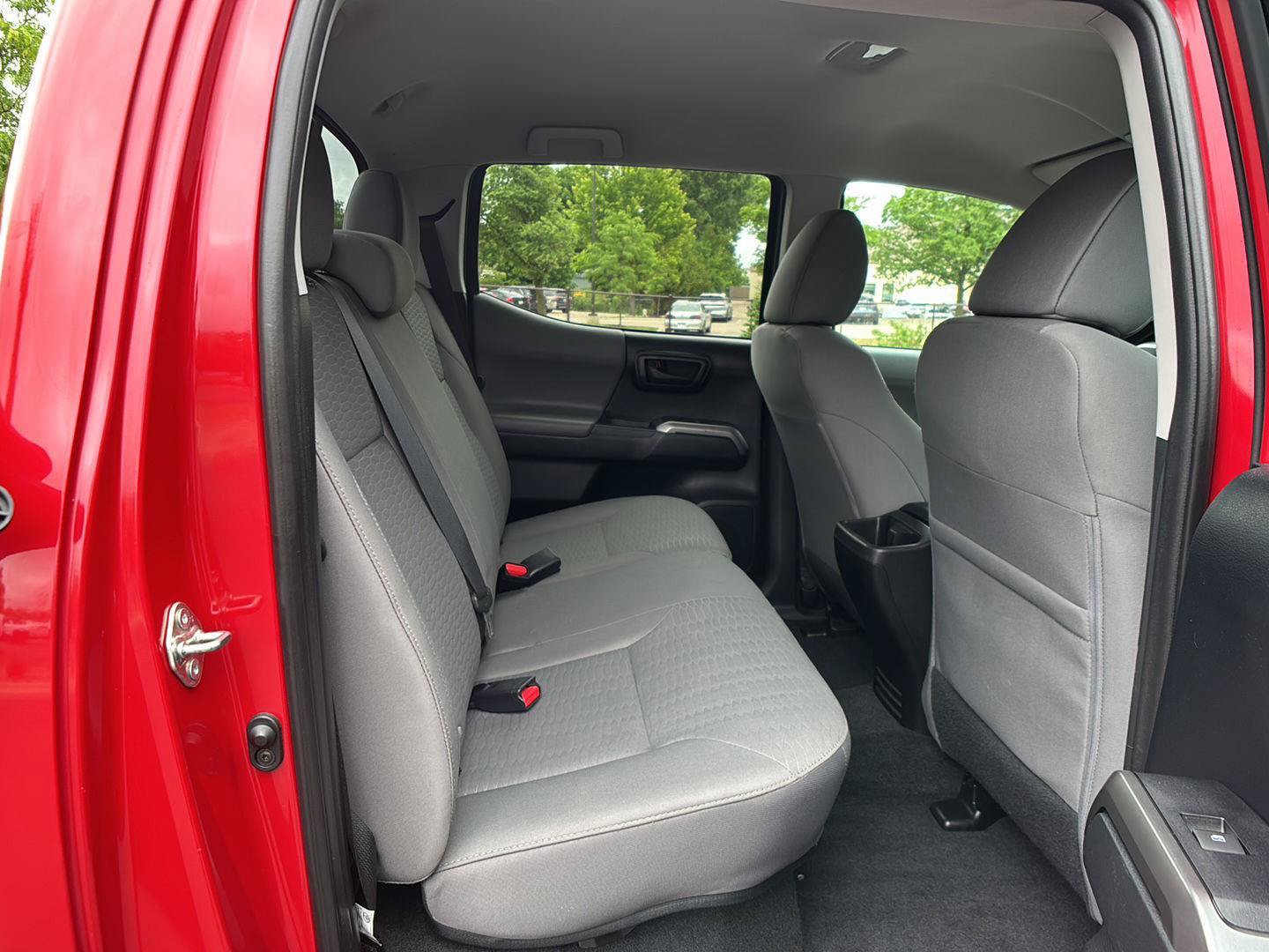 Used 2016 Toyota Tacoma SR5 w/ SR5 Appearance Package (SN) AWD/4WD image 17