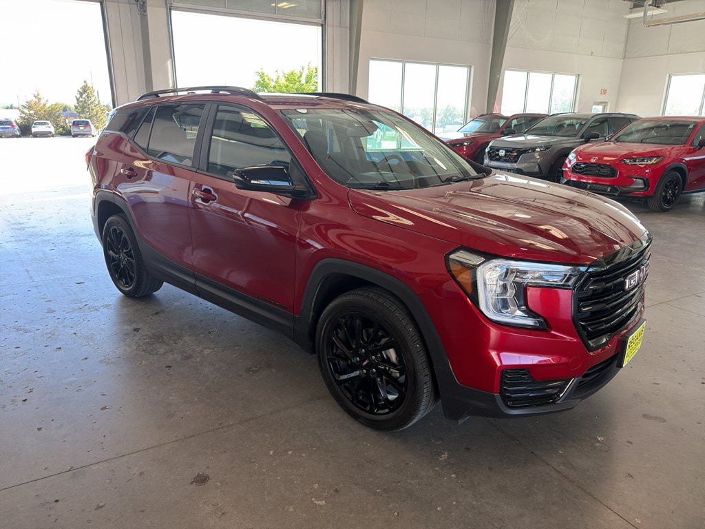 Used 2024 GMC Terrain SLE w/ Driver Convenience Package AWD/4WD image 7