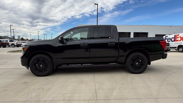 Used 2019 Nissan Titan SV w/ SV Convenience Package AWD/4WD image 6