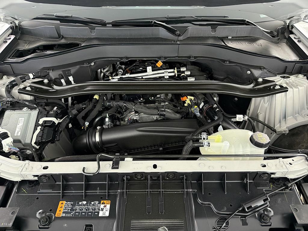 Used 2025 Ford Explorer ST-Line image 34