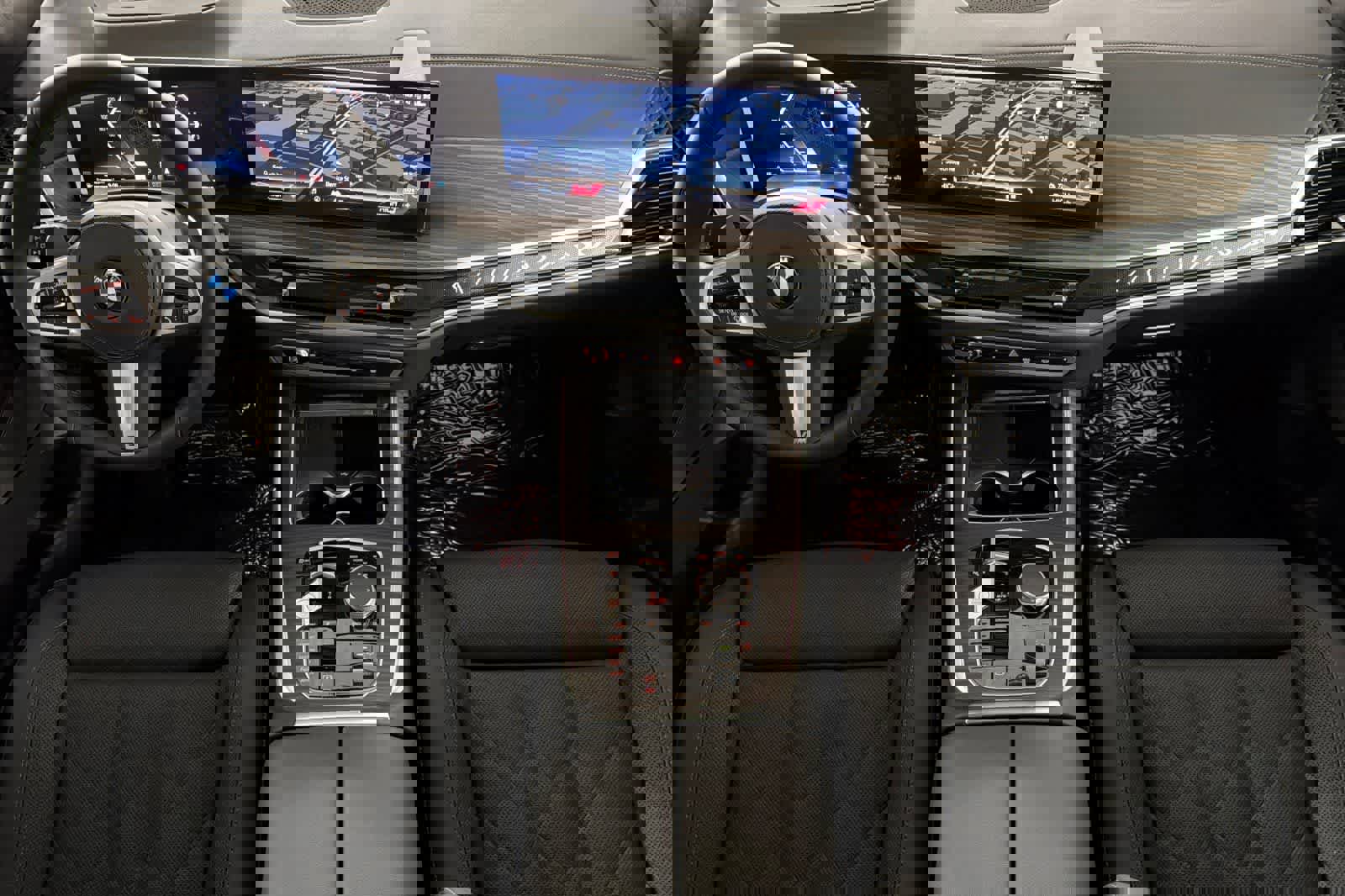 Used 2026 BMW X7 xDrive40i w/ M Sport Package image 3