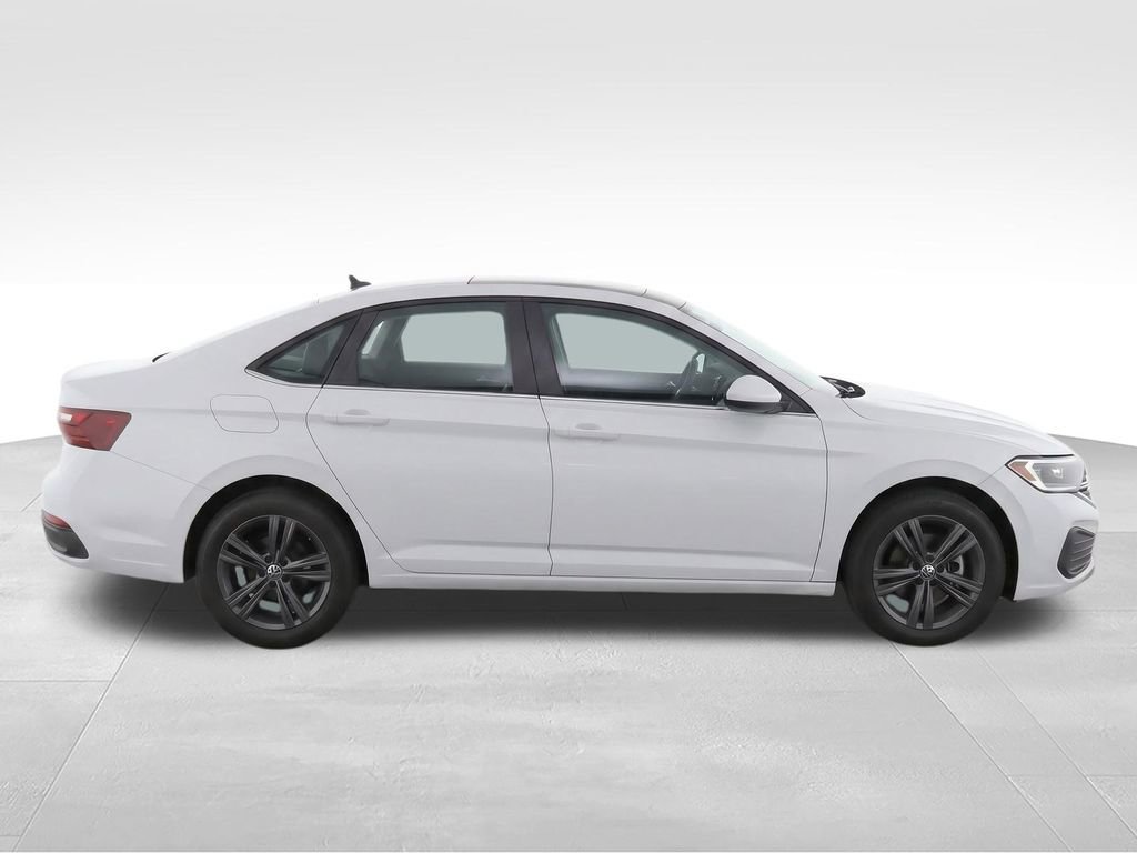 Used 2023 Volkswagen Jetta SE w/ Panoramic Sunroof Package FWD image 10
