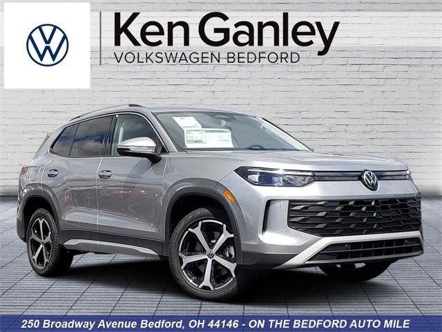 New 2025 Volkswagen Tiguan SE image 1