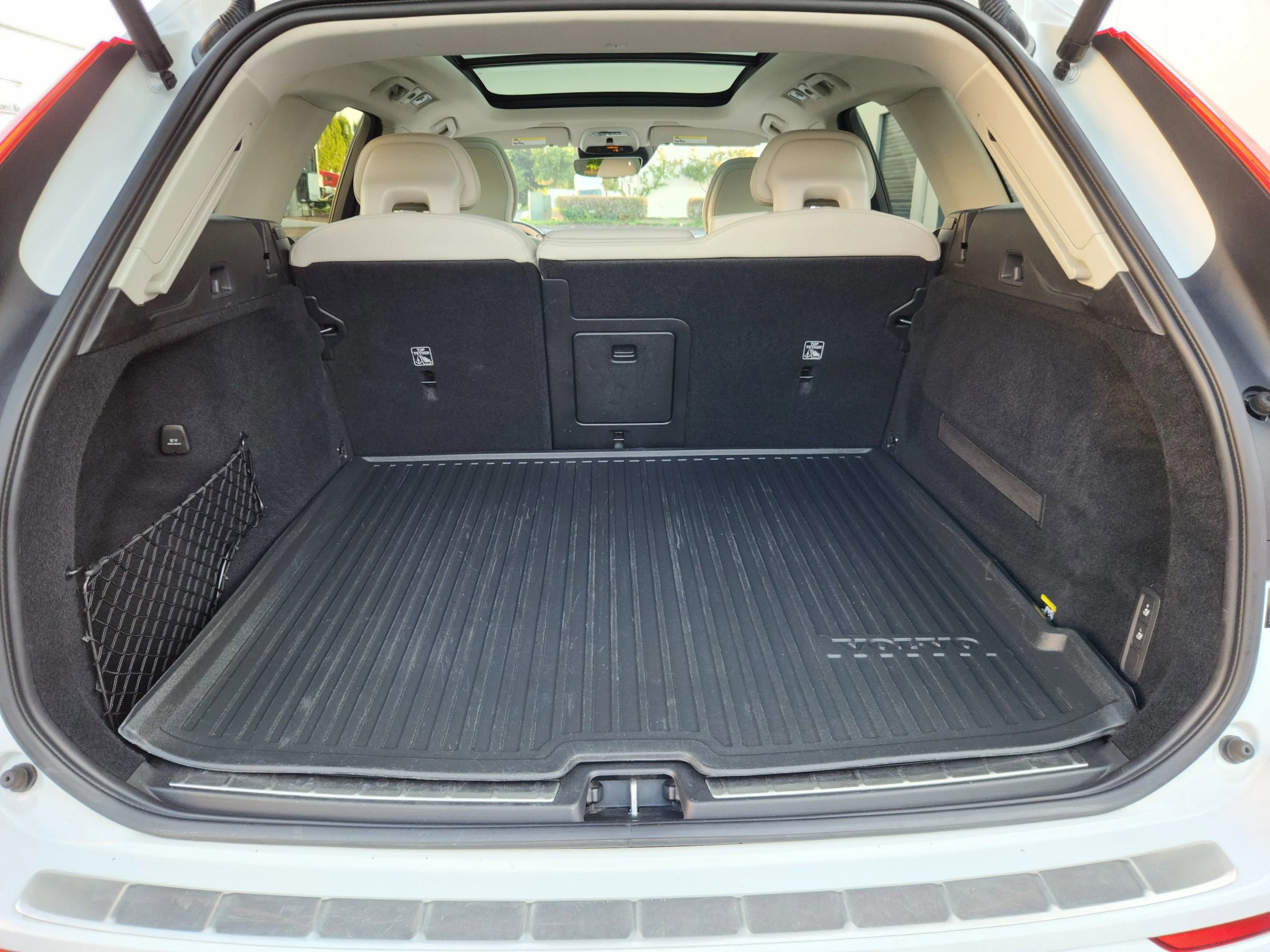 Used 2019 Volvo XC60 T5 Momentum w/ Multimedia Package image 19