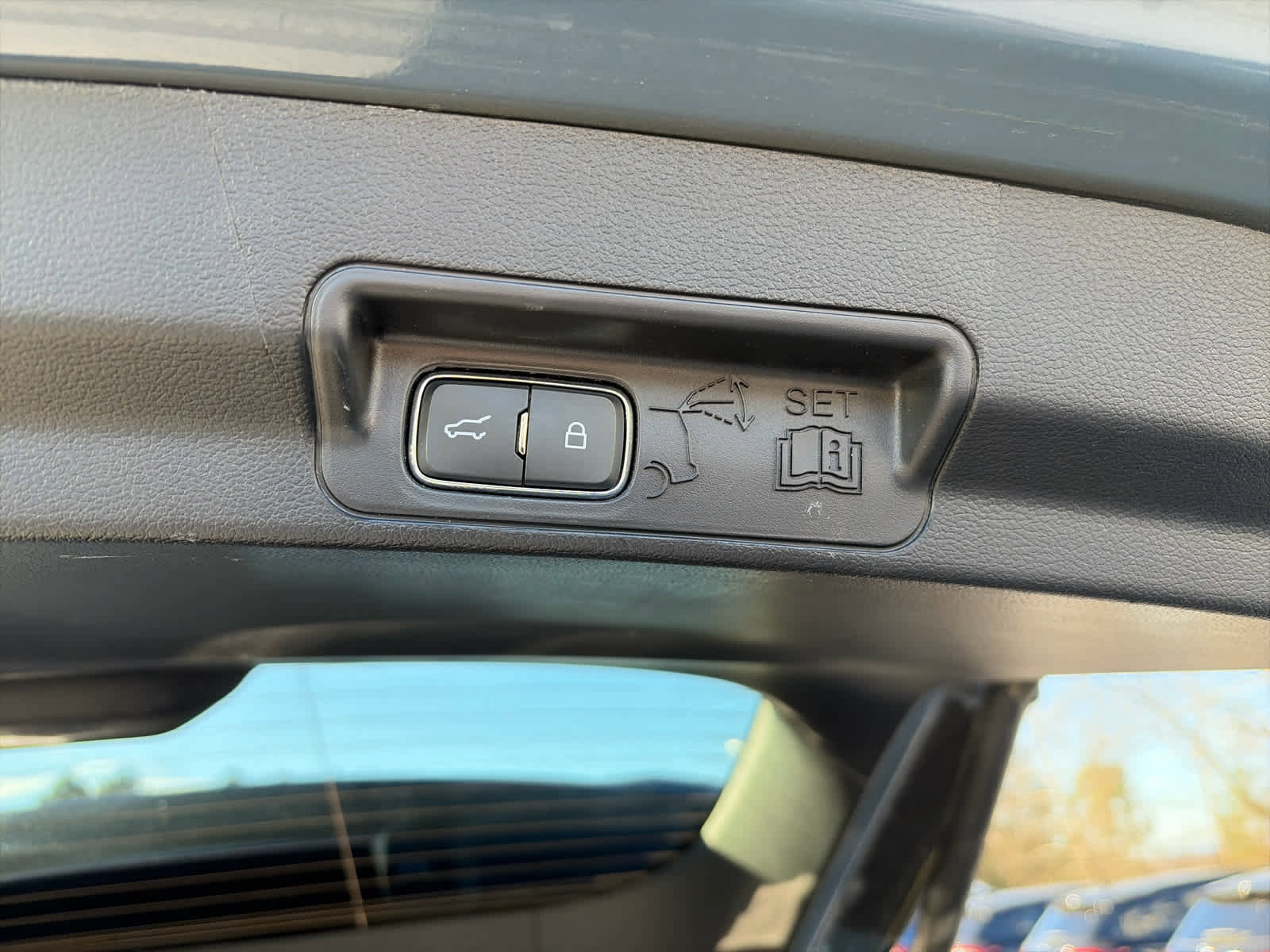 Used 2025 Ford Explorer ST-Line image 29