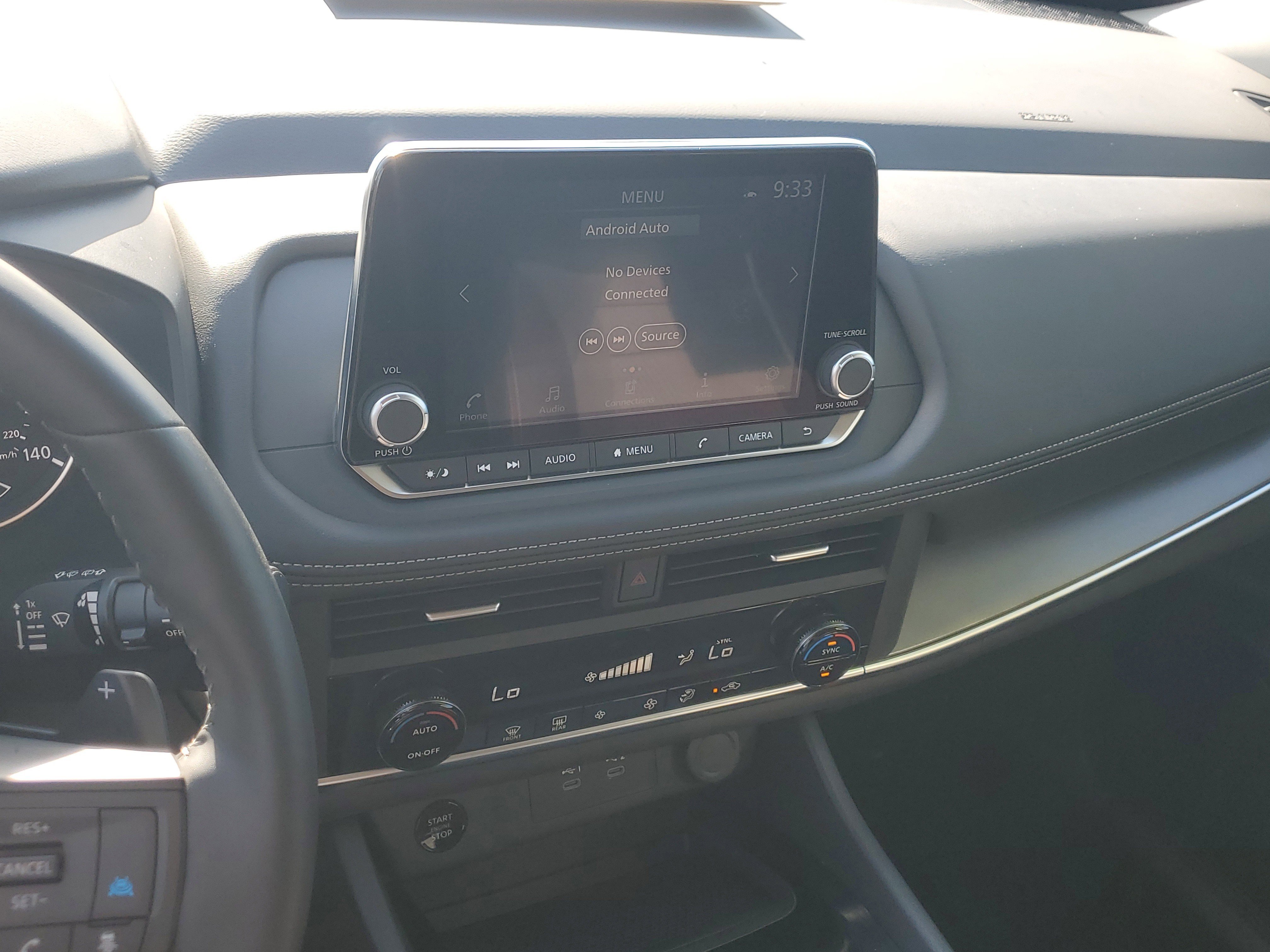 Certified 2025 Nissan Rogue SV image 24