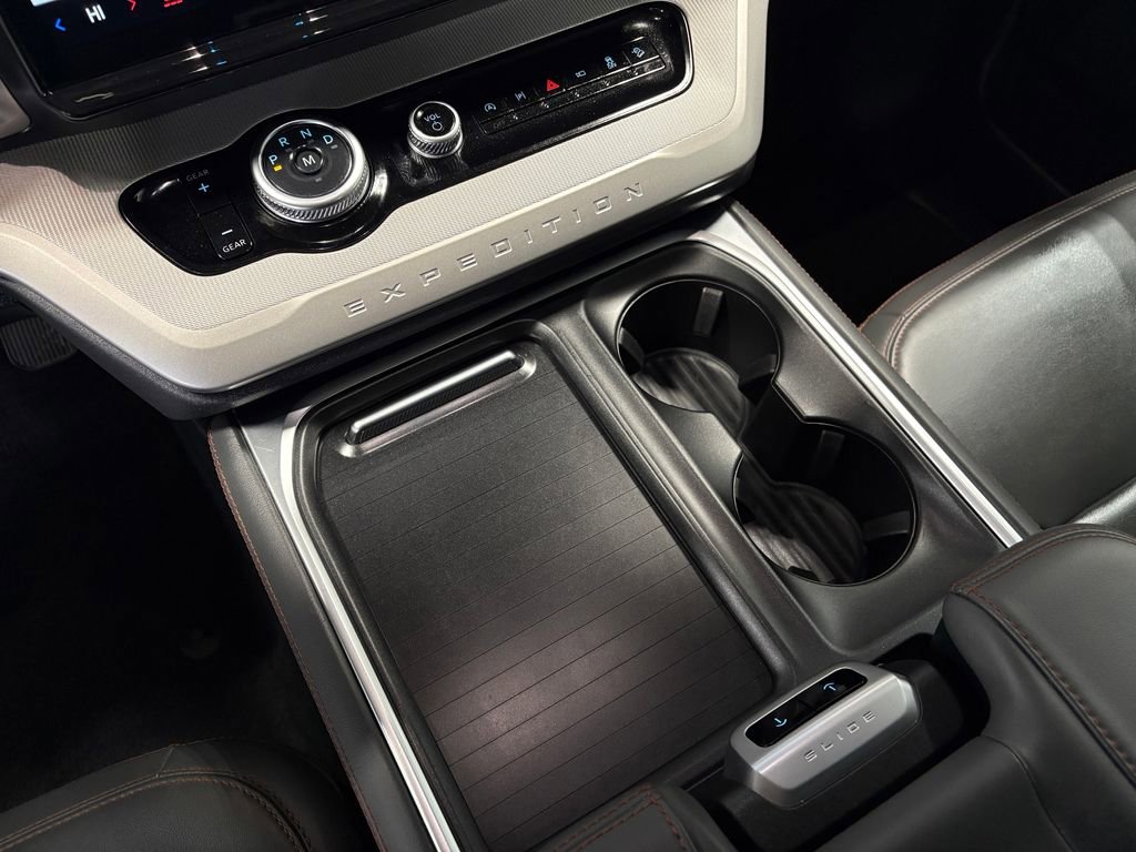 Used 2025 Ford Expedition Active image 26