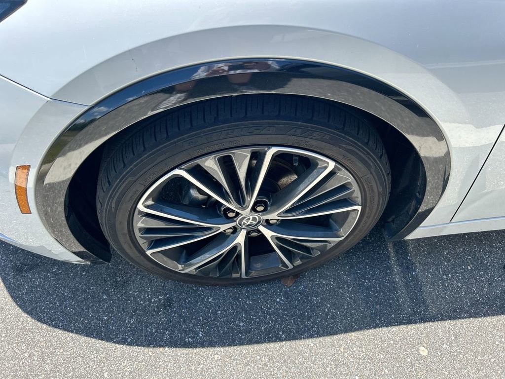 Used 2024 Toyota Prius XLE FWD image 10