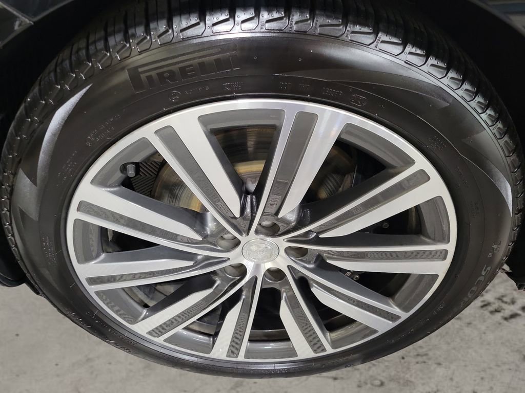 Used 2023 Land Rover Range Rover SV image 9