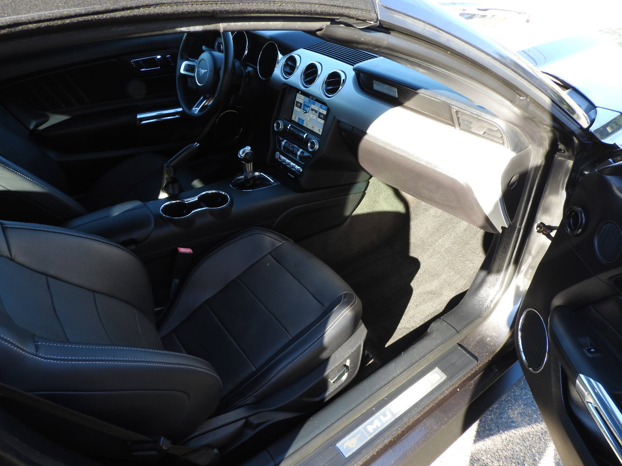 Used 2017 Ford Mustang Premium image 11