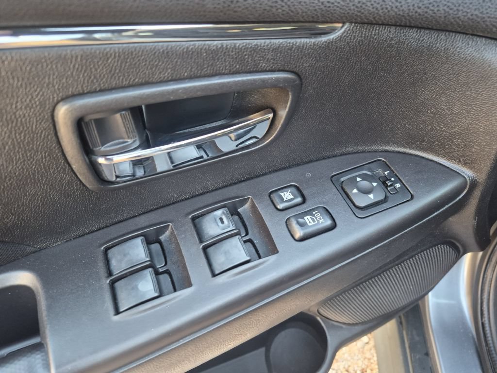 Used 2014 Mitsubishi Outlander Sport SE FWD image 19