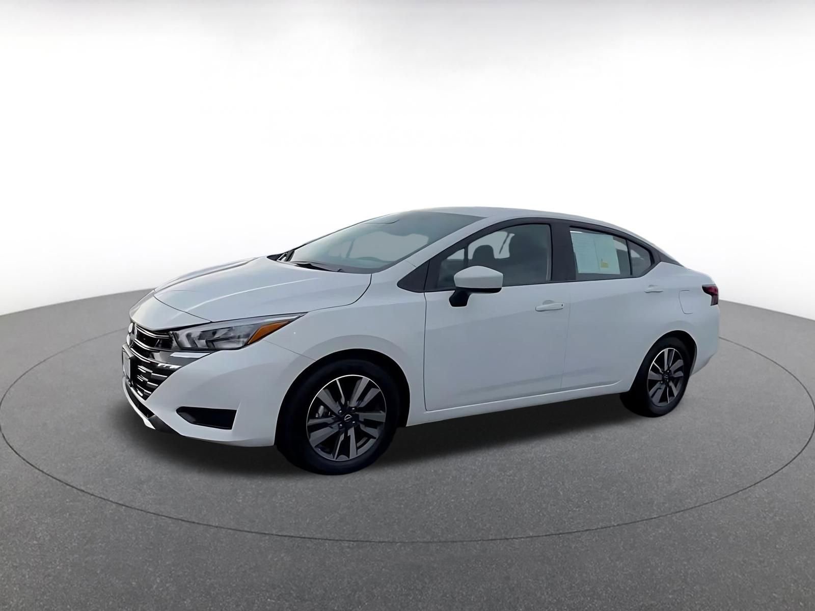 Used 2025 Nissan Versa SV image 8