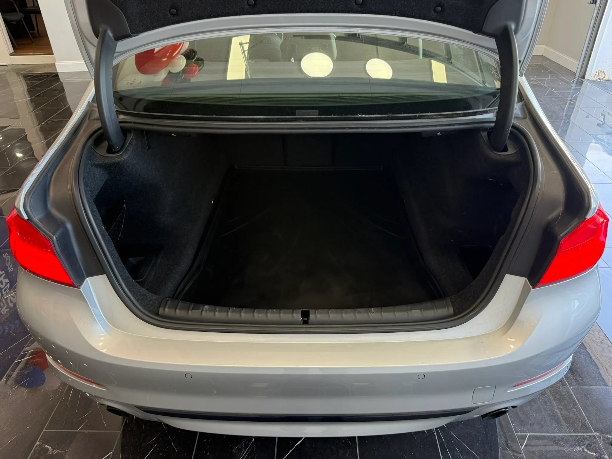 Used 2020 BMW 530i w/ Premium Package RWD image 28