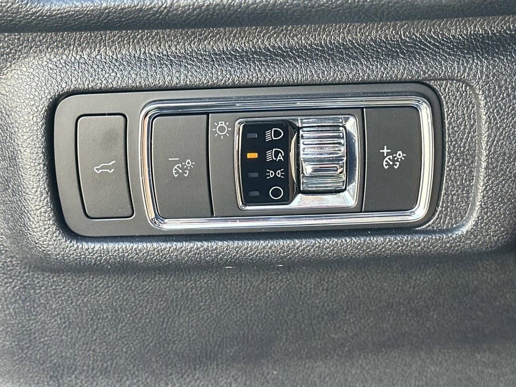 Certified 2024 Lincoln Corsair FWD w/ Equipment Group 101A image 35