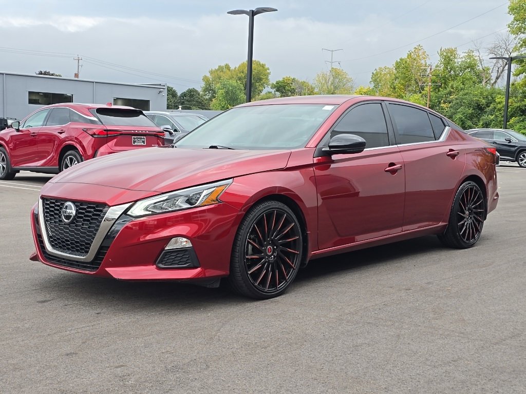 Used 2019 Nissan Altima 2.5 SR w/ SR Premium Package image 3
