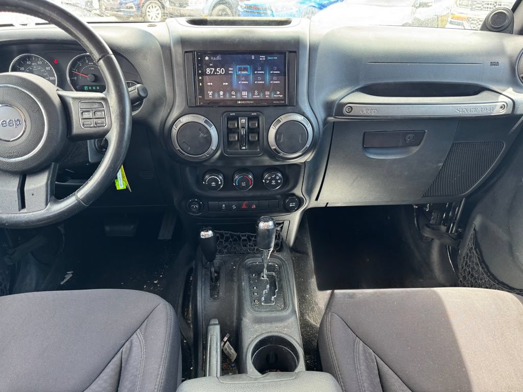 Used 2013 Jeep Wrangler Unlimited Sport AWD/4WD image 9