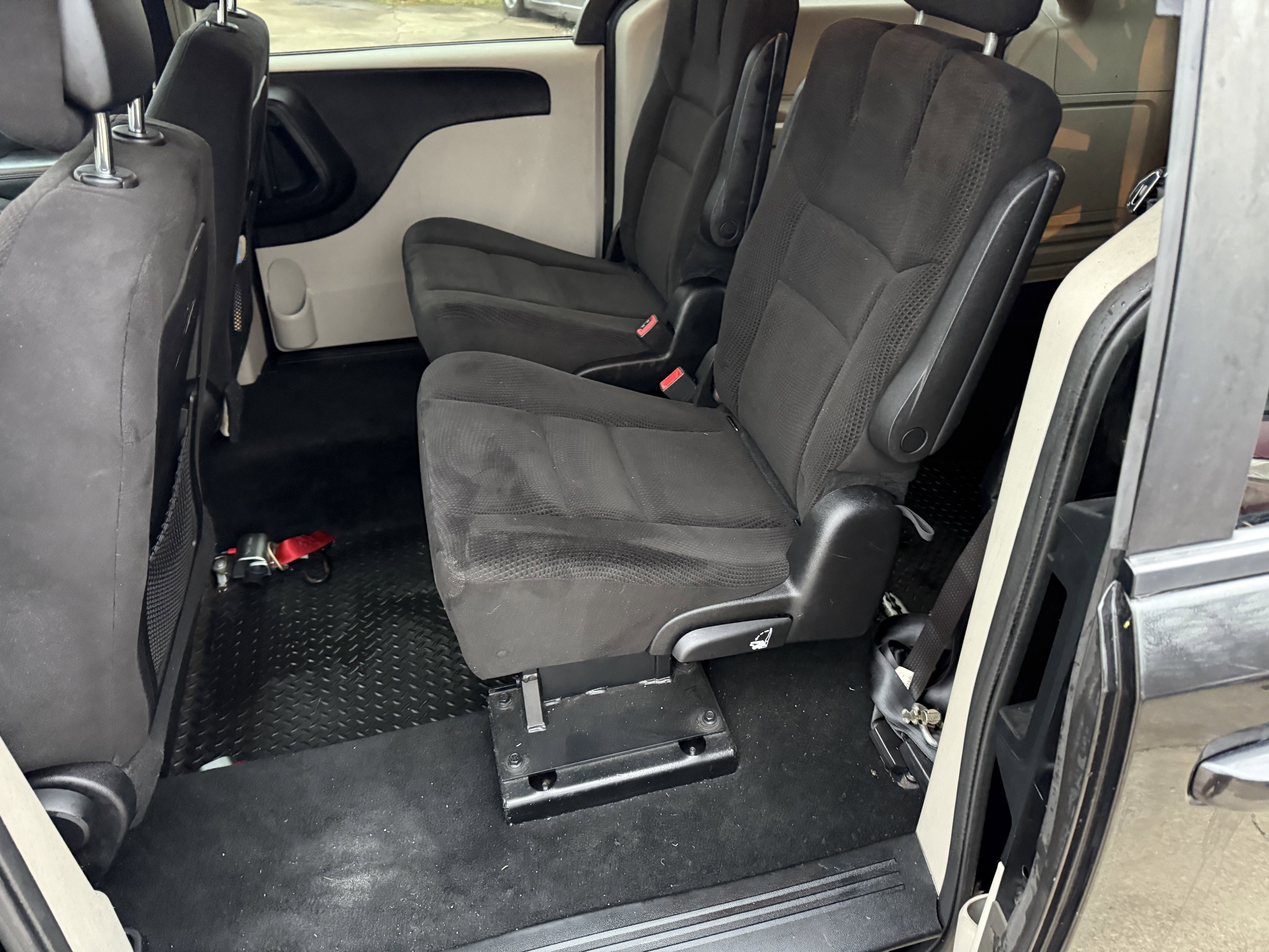 Used 2014 Dodge Grand Caravan SE w/ Quick Order Package 29E SE image 13