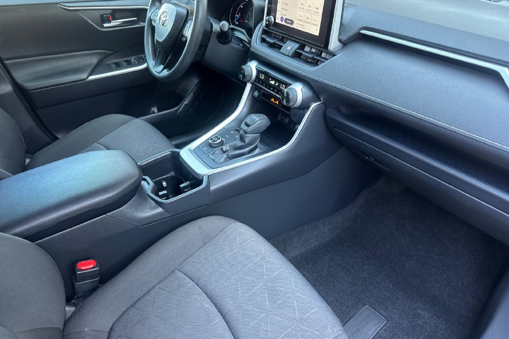 Certified 2025 Toyota RAV4 XLE AWD/4WD image 15