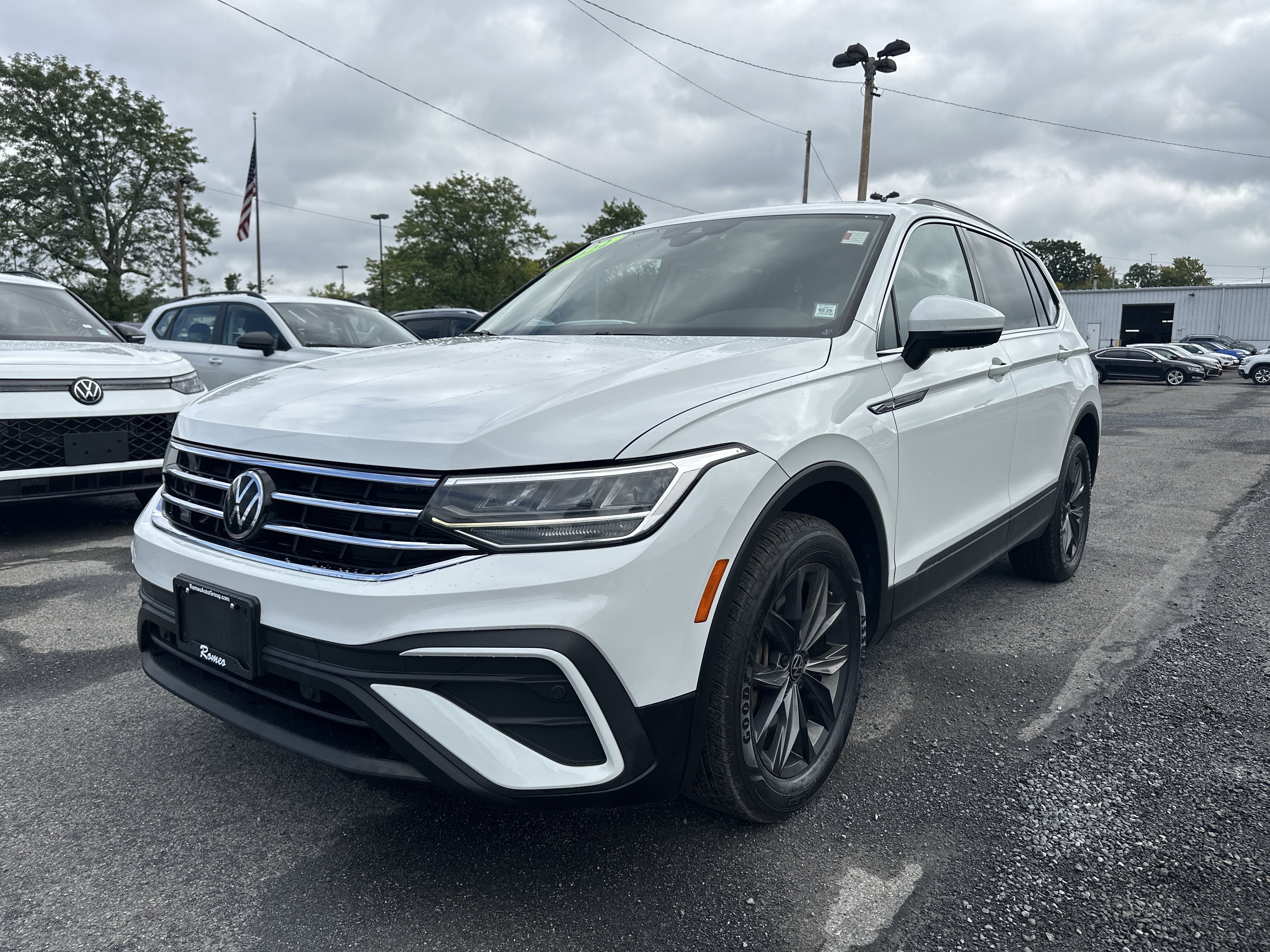 Used 2022 Volkswagen Tiguan SE