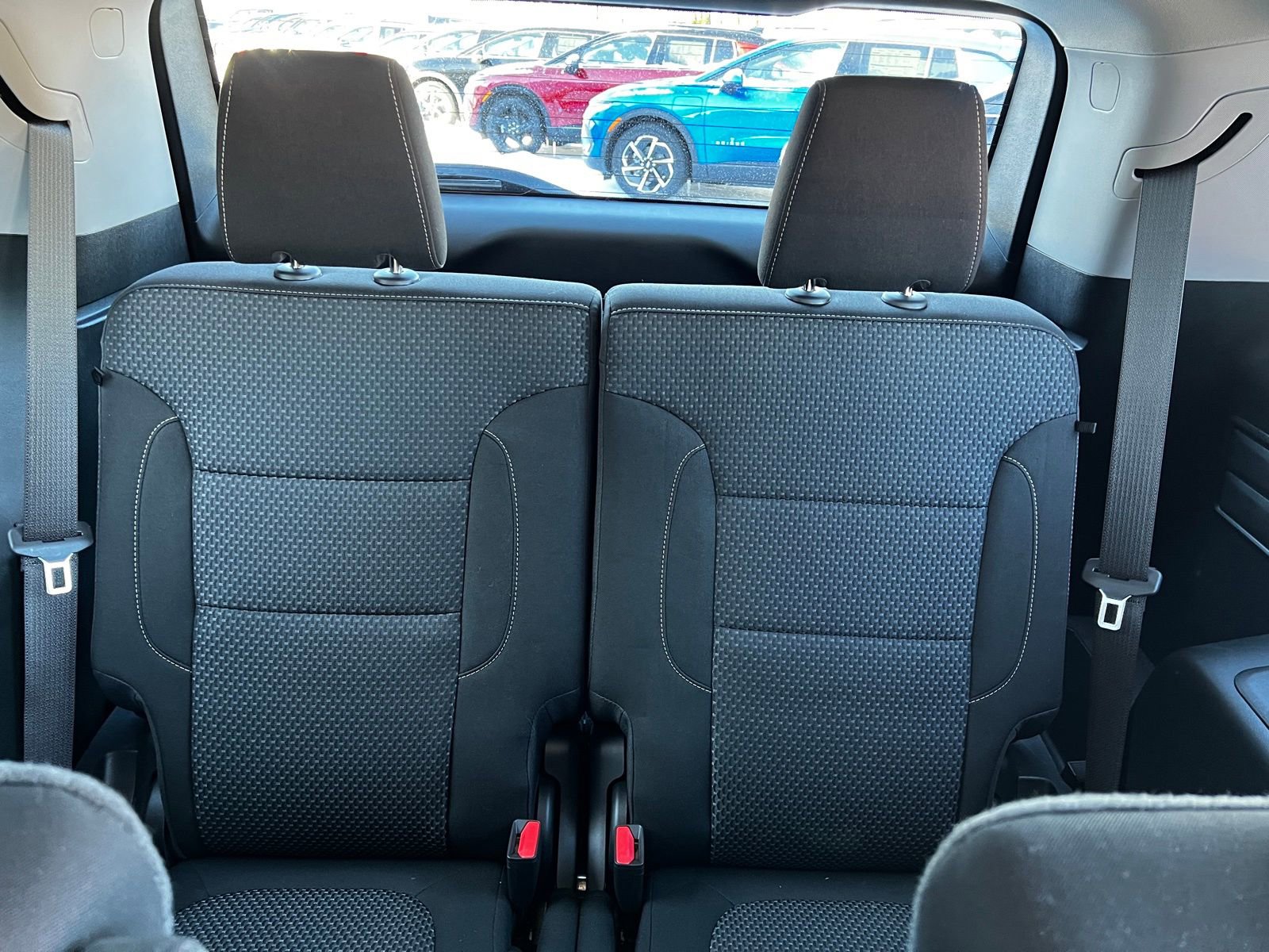 Used 2023 GMC Acadia SLE w/ Driver Convenience Package image 9