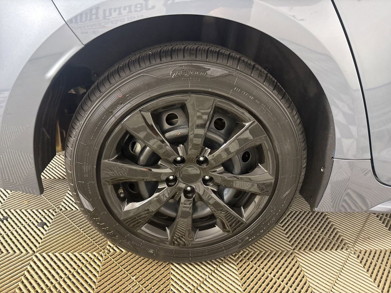Used 2020 Toyota Corolla LE image 31