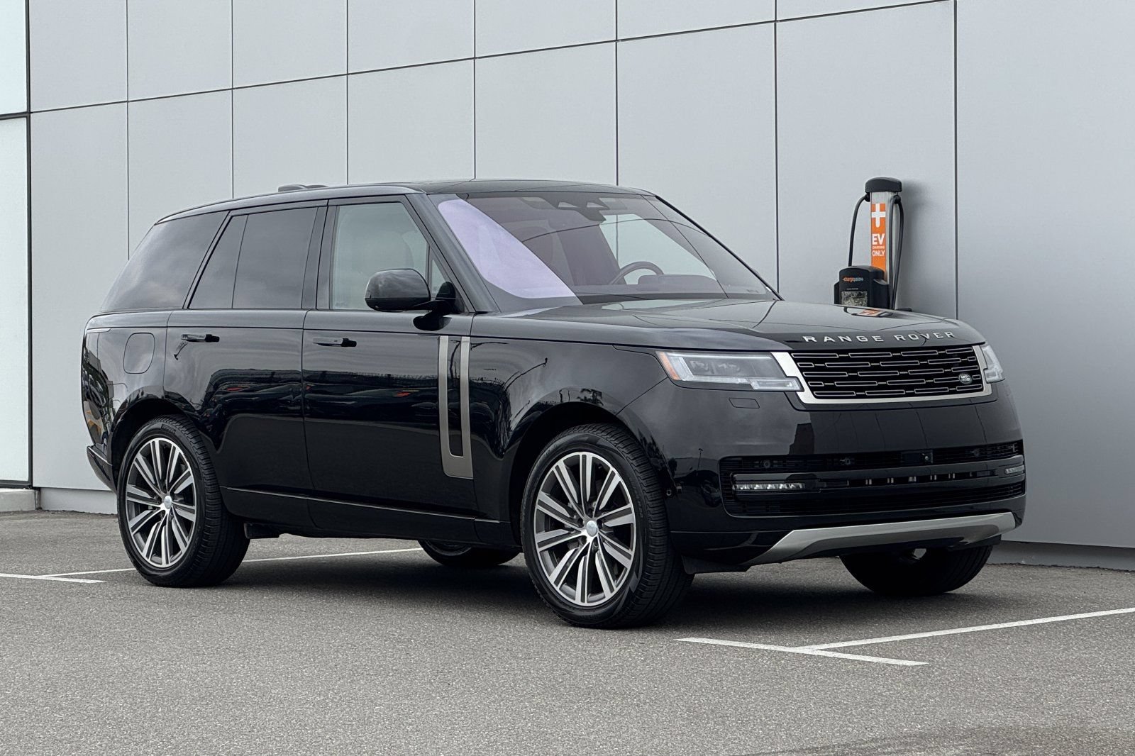 Used 2023 Land Rover Range Rover SE AWD/4WD image 7