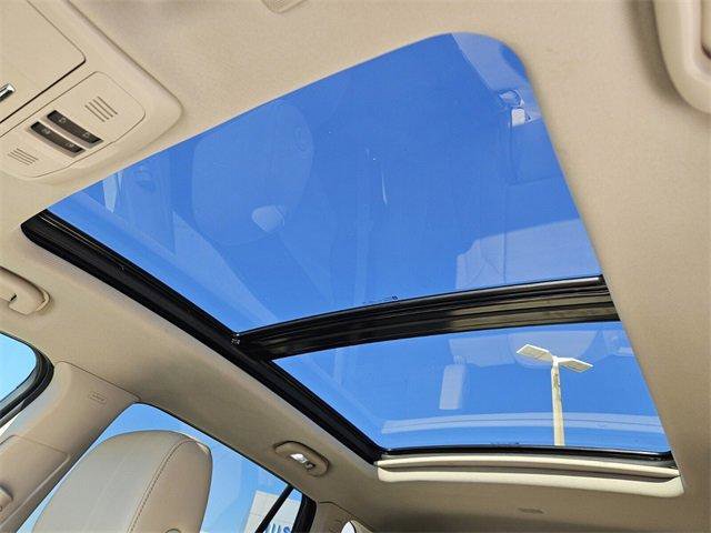 Used 2020 Buick Envision Essence w/ LPO, Cargo Package image 17