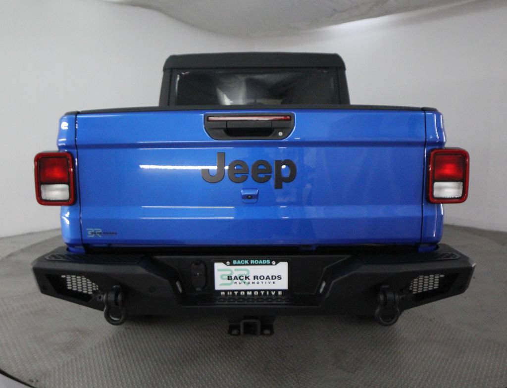 Used 2023 Jeep Gladiator Sport AWD/4WD image 8