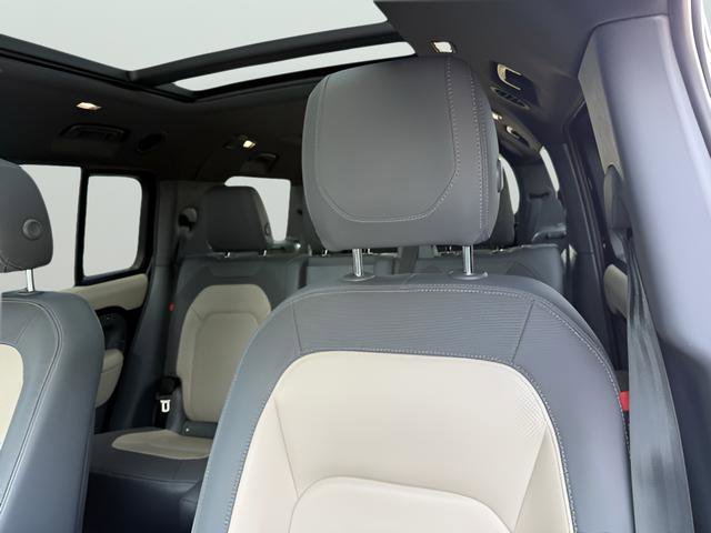 Certified 2023 Land Rover Defender 130 X-Dynamic SE image 20