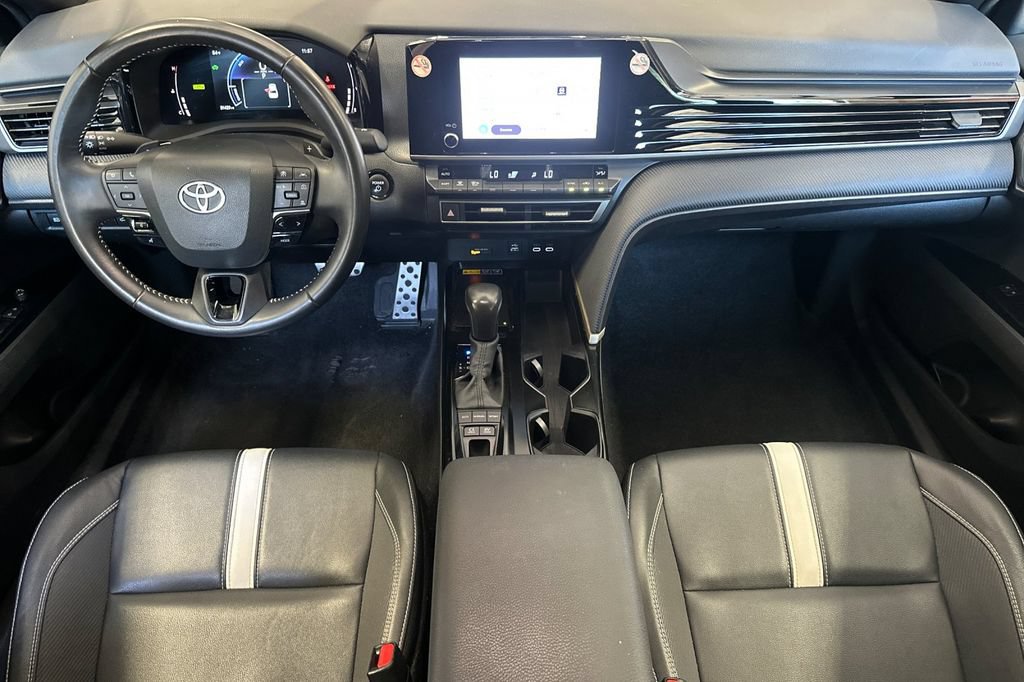 Used 2025 Toyota Camry SE FWD image 13