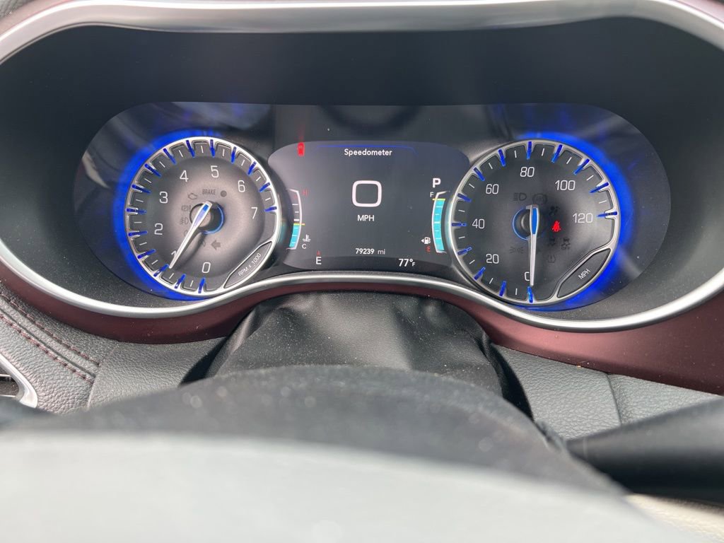 Used 2019 Chrysler Pacifica Limited image 11