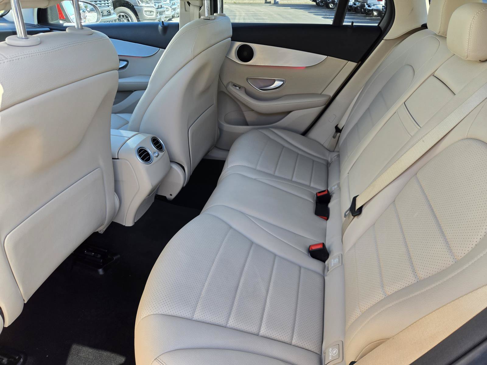 Used 2022 Mercedes-Benz GLC 300 w/ Premium Package Lite image 23