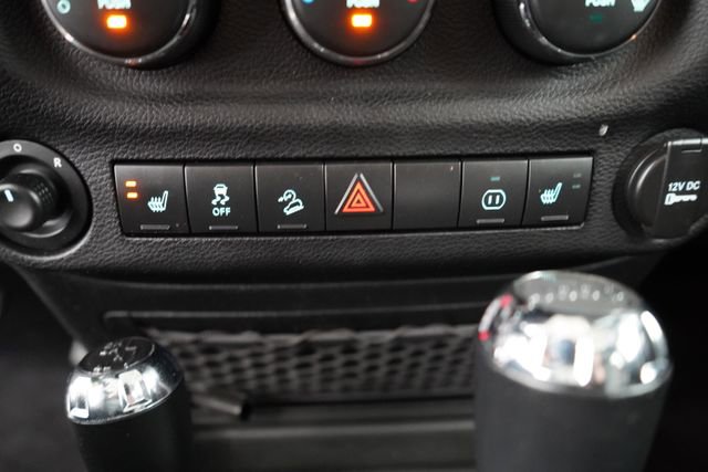 Used 2011 Jeep Wrangler Sahara w/ Dual Top Group image 28