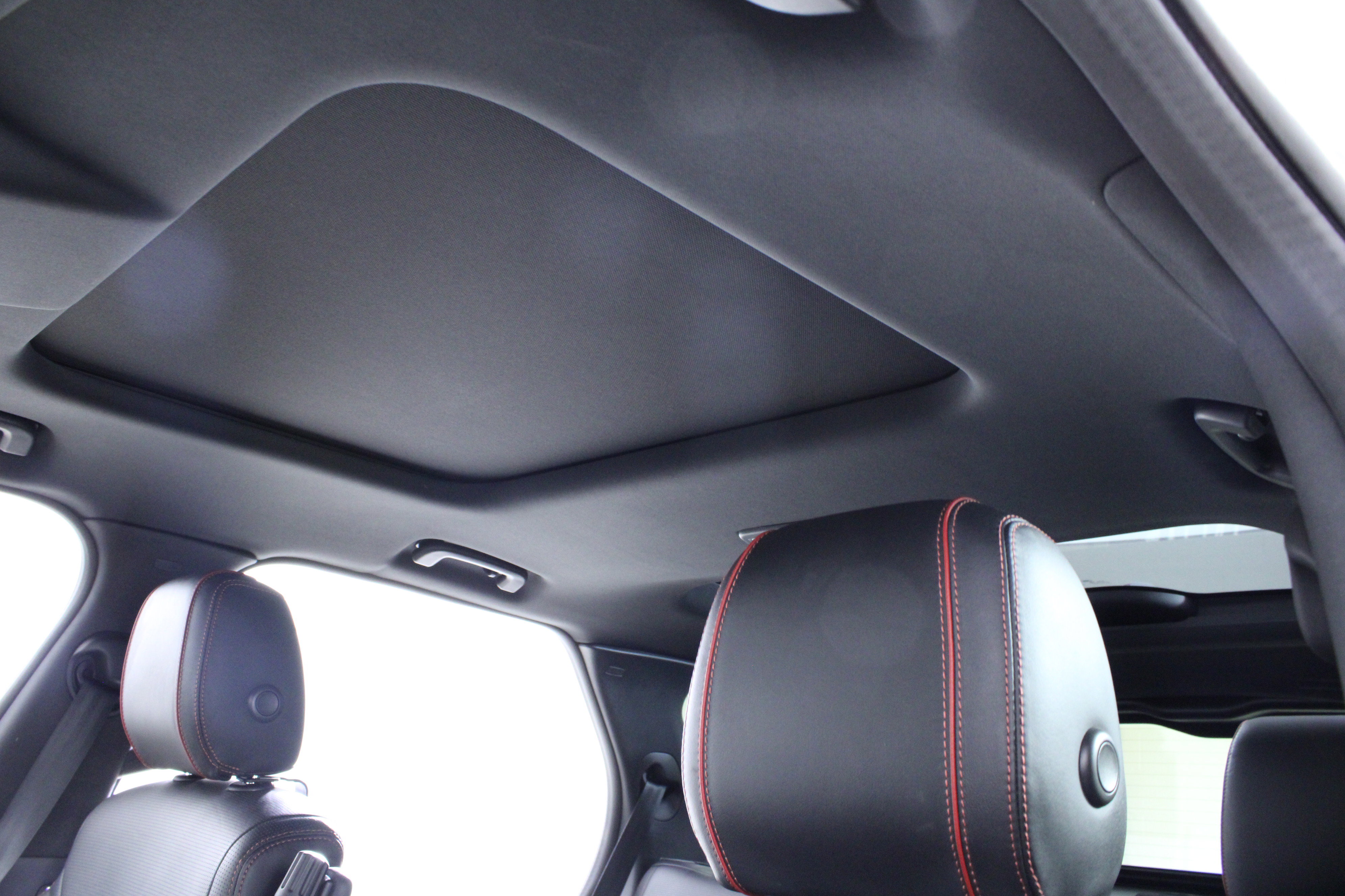 Used 2020 Land Rover Discovery HSE image 33