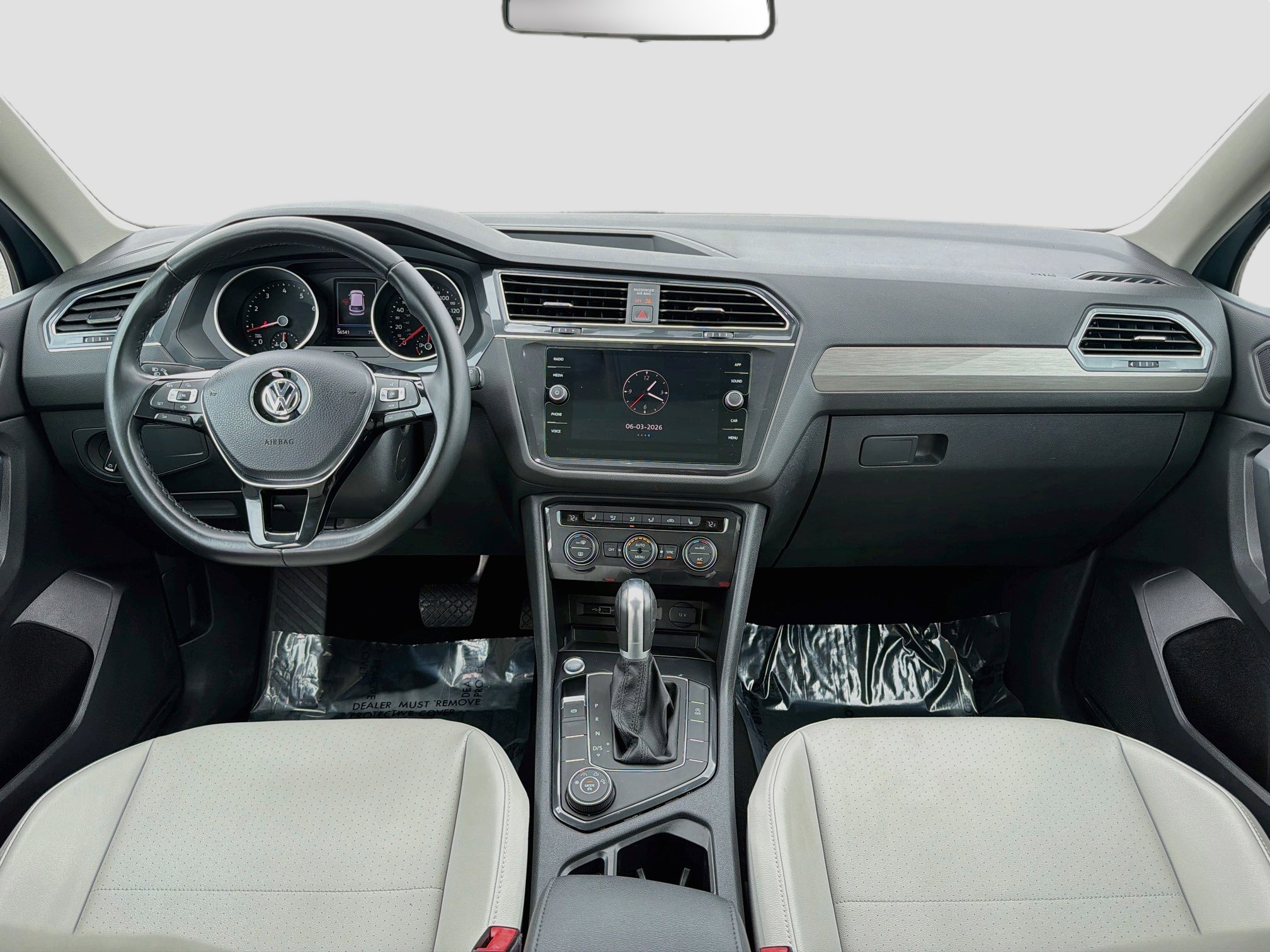 Used 2019 Volkswagen Tiguan SE w/ Panoramic Sunroof Package AWD/4WD image 16