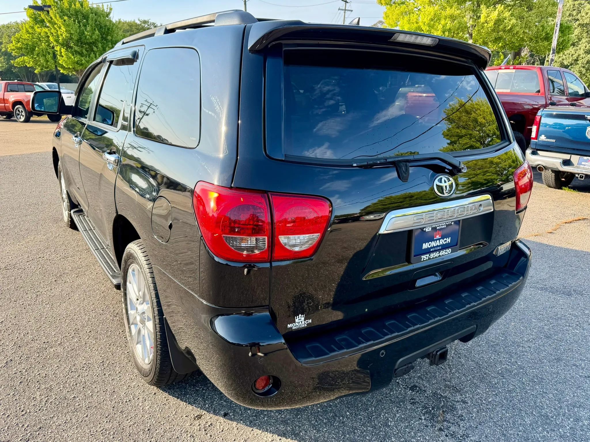 Used 2011 Toyota Sequoia Platinum AWD/4WD image 3