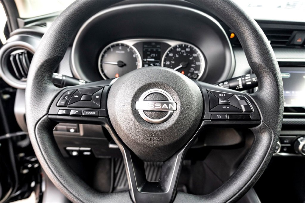 Used 2025 Nissan Kicks Play S image 17