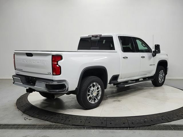 Used 2024 Chevrolet Silverado 2500 LTZ w/ LTZ Premium Package AWD/4WD image 7