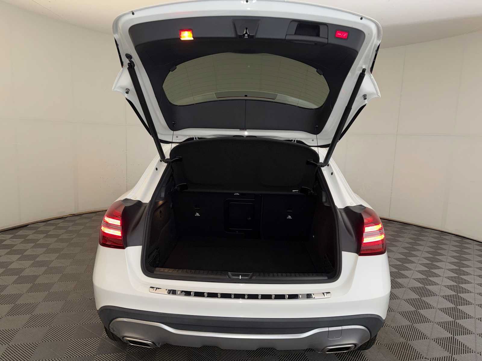 Used 2020 Mercedes-Benz GLA 250 4MATIC image 22