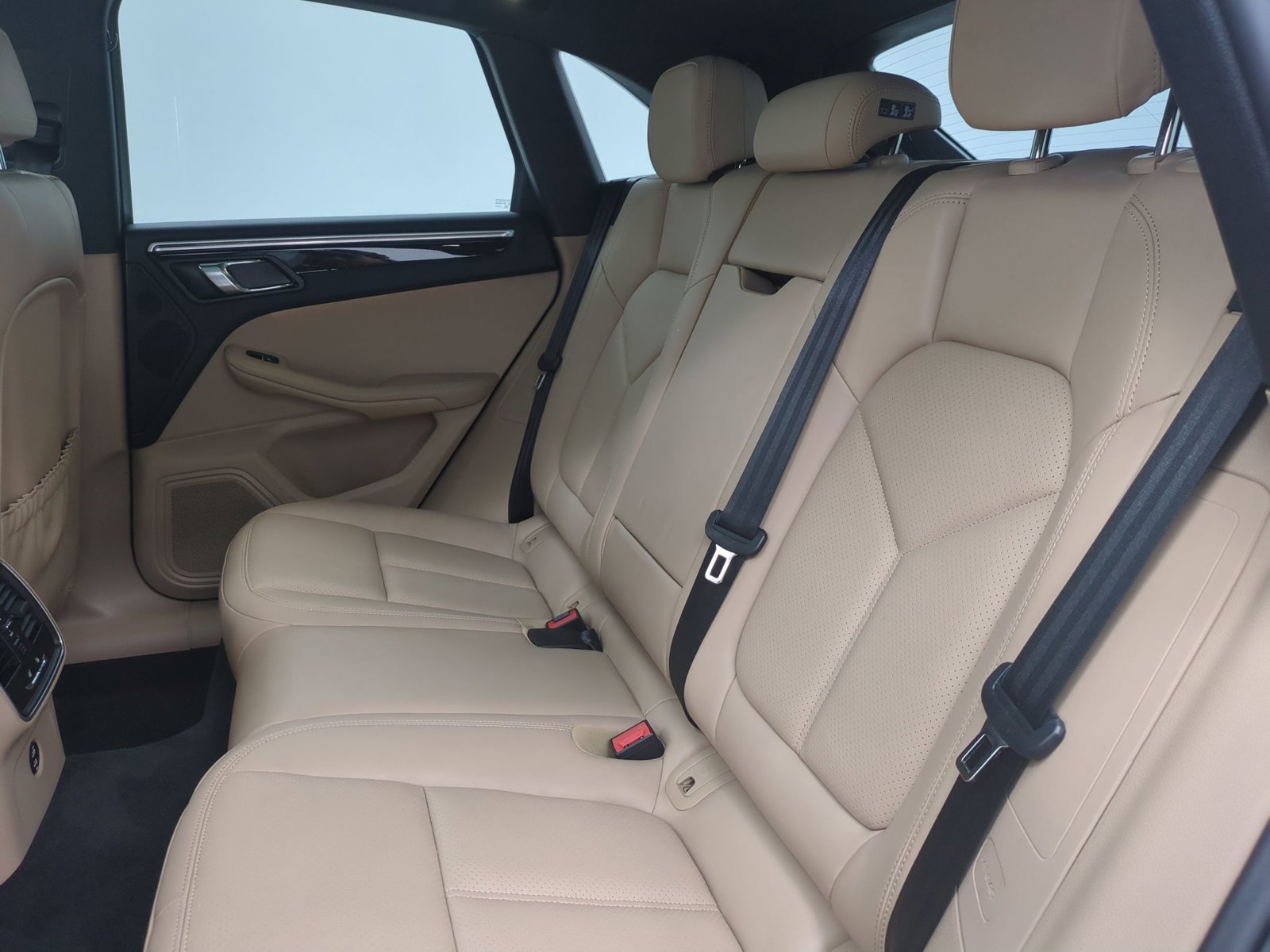 Certified 2023 Porsche Macan image 21