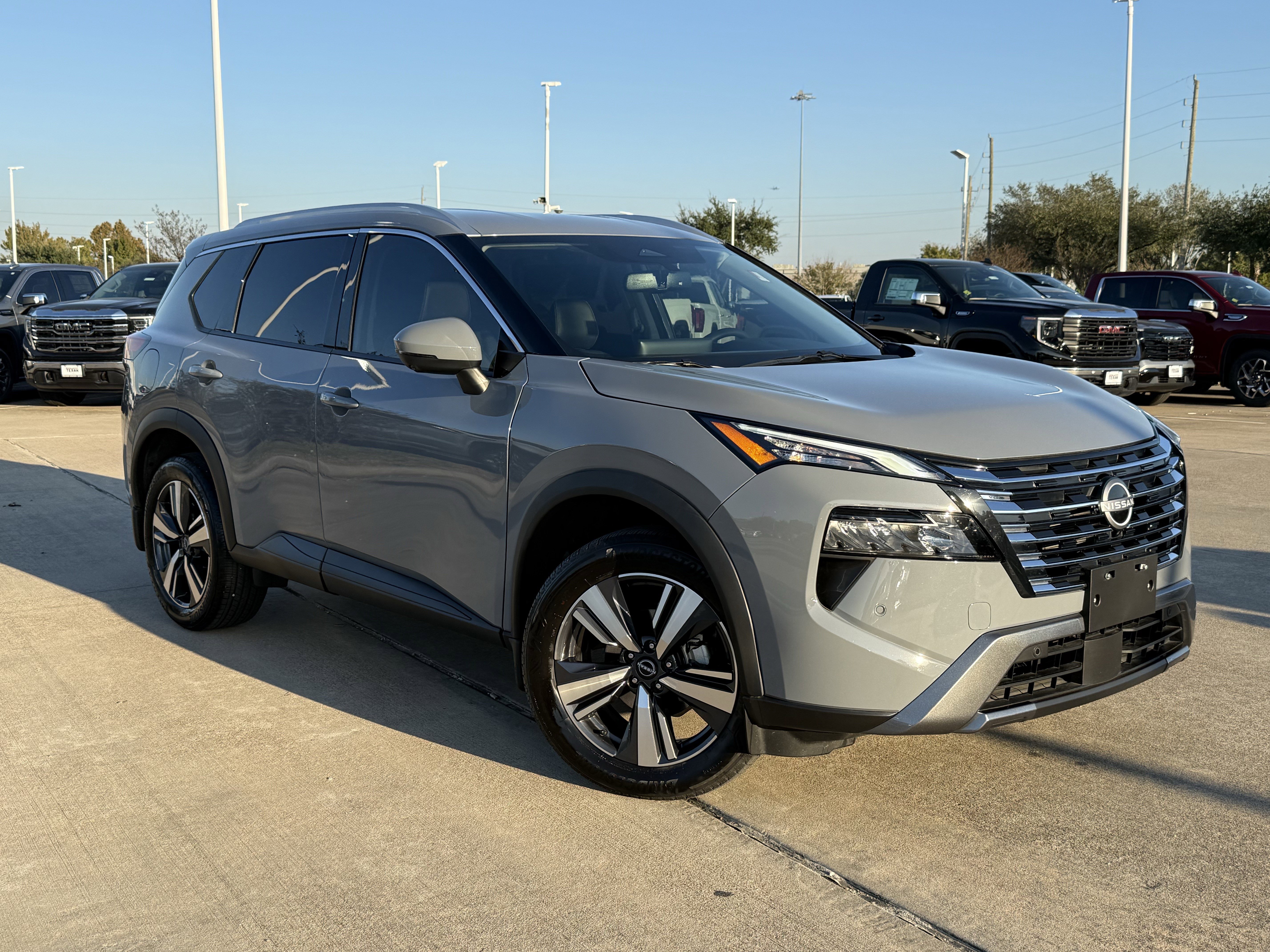 Used 2025 Nissan Rogue SL video 2