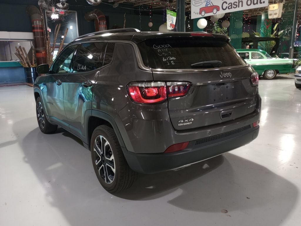 Used 2023 Jeep Compass Limited AWD/4WD image 10