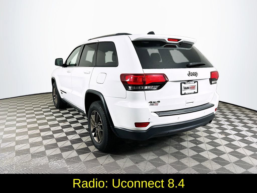 Used 2016 Jeep Grand Cherokee Laredo 75th Anniversary image 7
