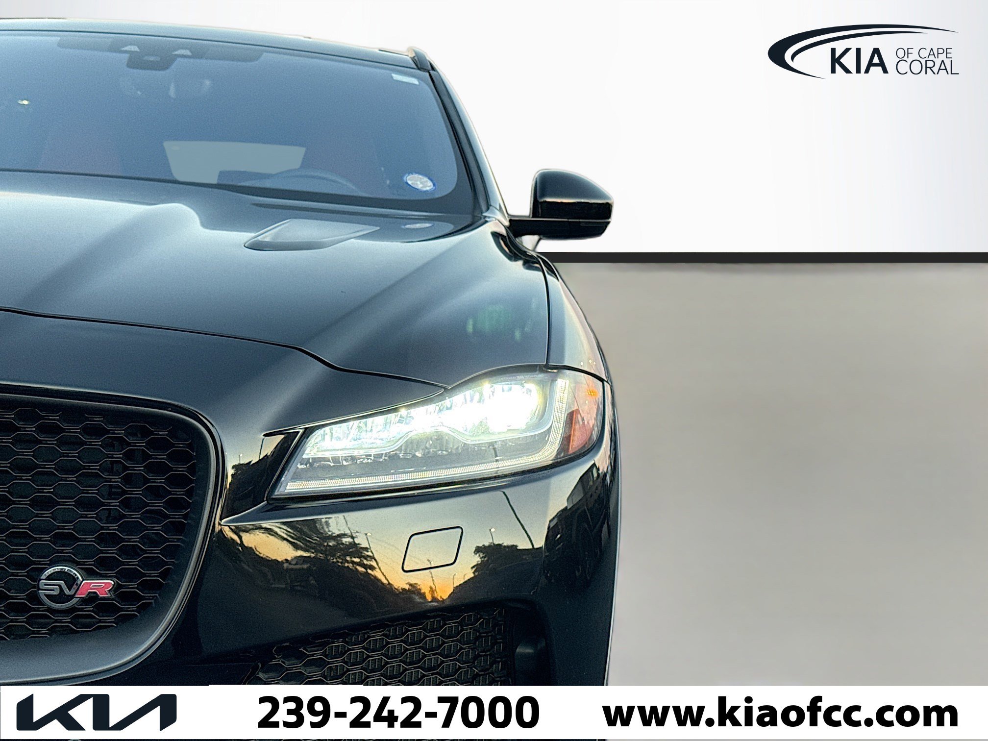 Used 2020 Jaguar F-PACE SVR image 9