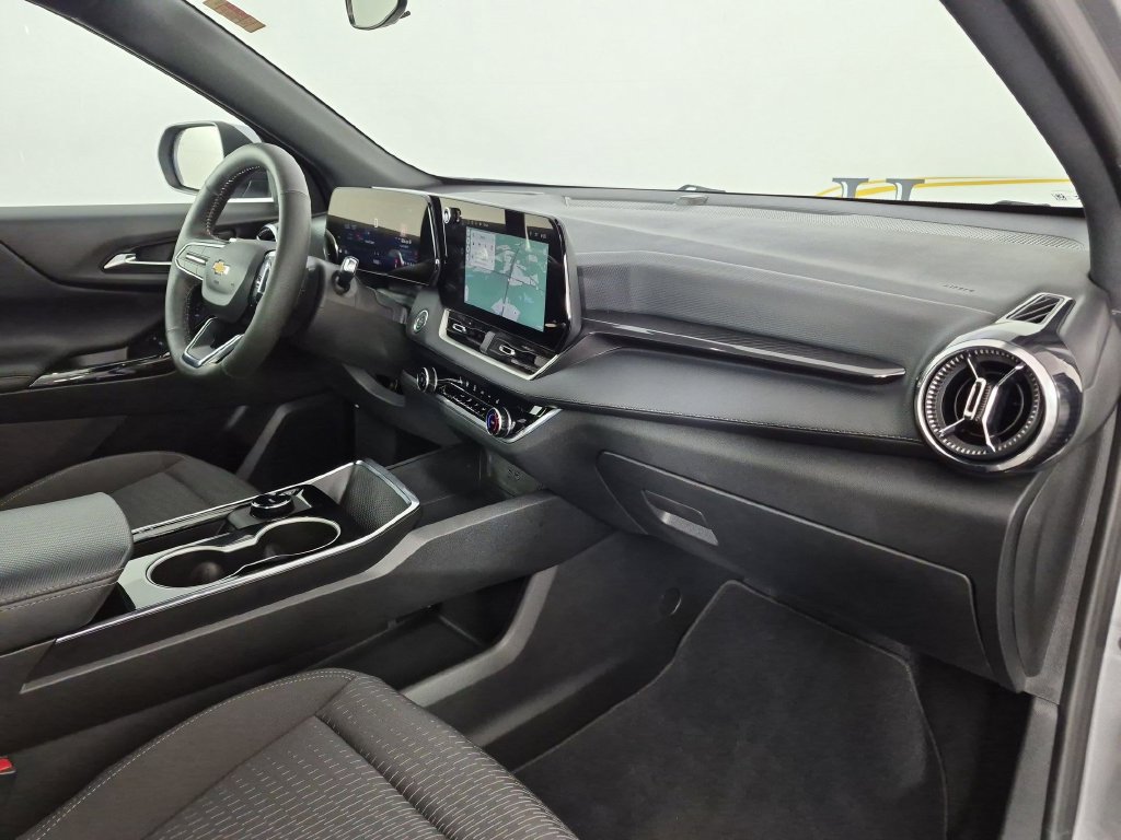 Certified 2026 Chevrolet Equinox LT FWD image 38