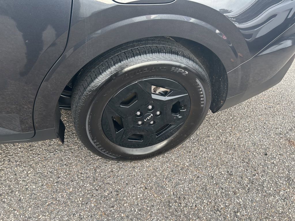 Used 2025 Kia Carnival image 10