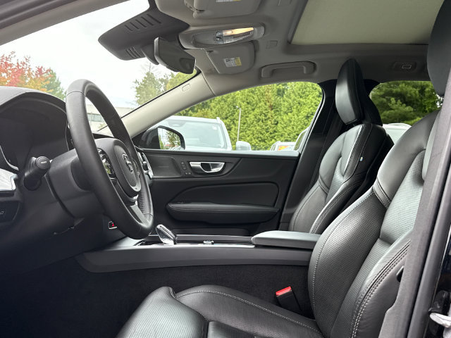 Used 2024 Volvo V60 B5 Cross Country Ultimate w/ Protection Package Premier AWD/4WD image 10