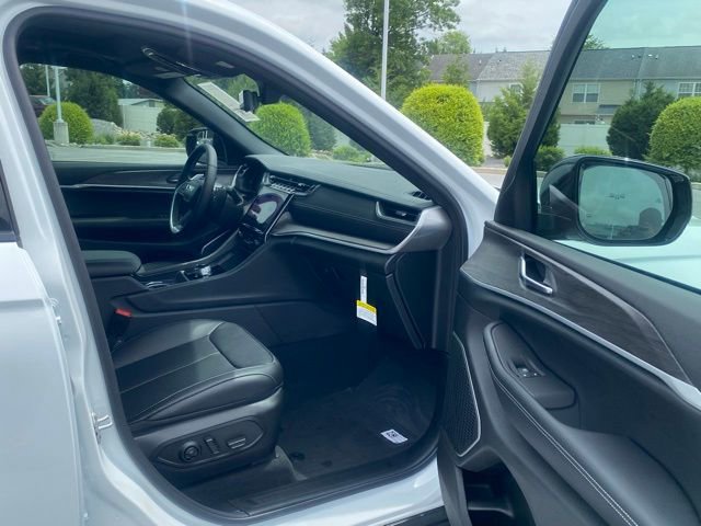 New 2025 Jeep Grand Cherokee L Limited w/ Luxury Tech Group II image 29